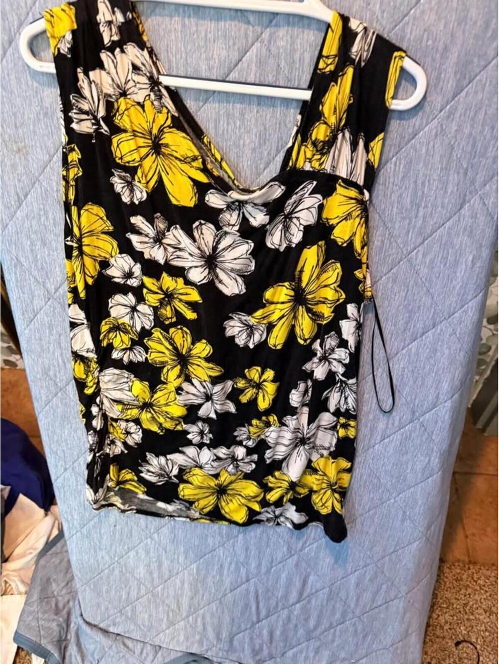 Floral women’s tank